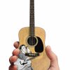 Réplica de guitarra acústica miniatura con licencia de