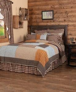 Colcha Rory de VHC Brands estilo rústico y de cabaña,