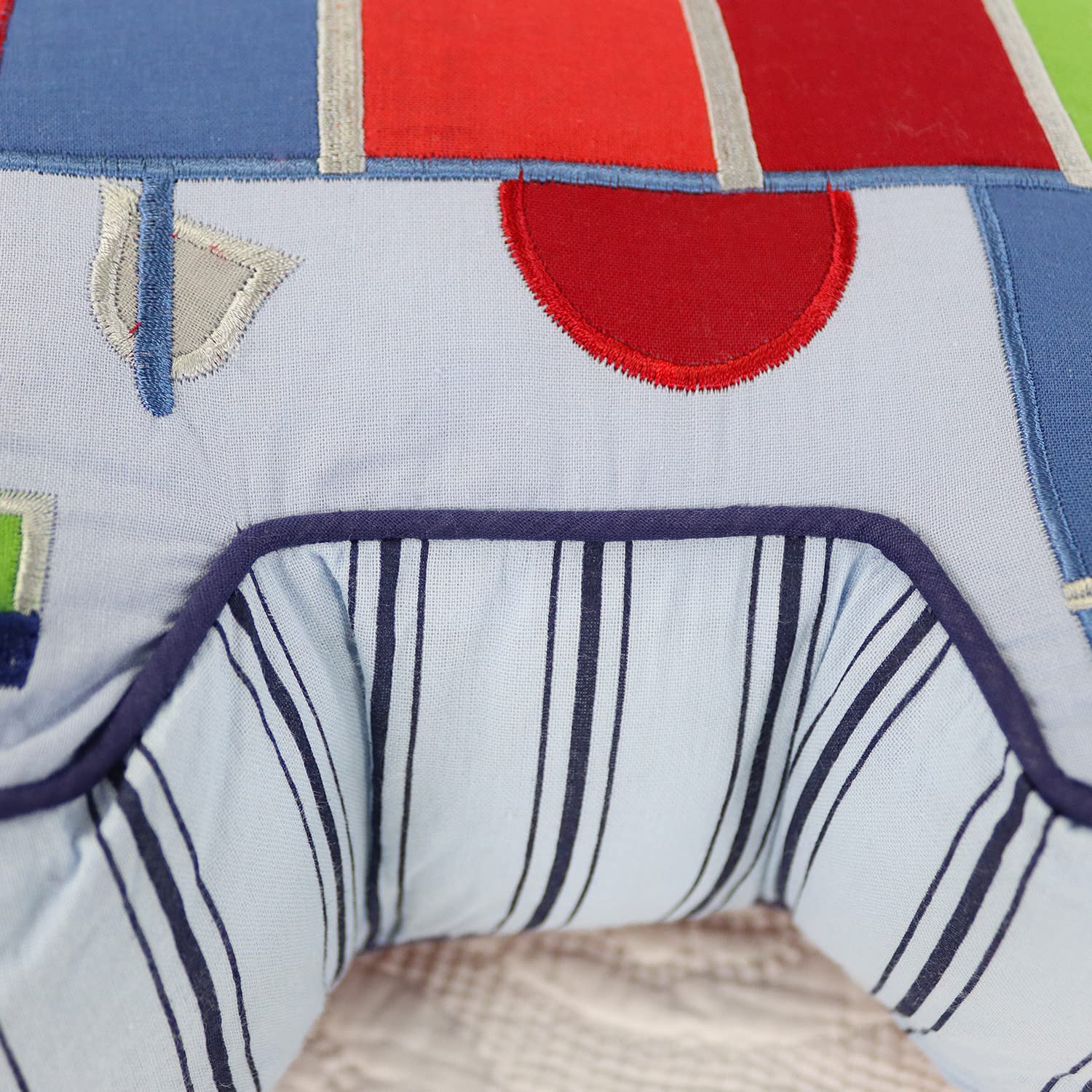 Almohada con forma de tren decorativa acolchada para niños - Imagen 4