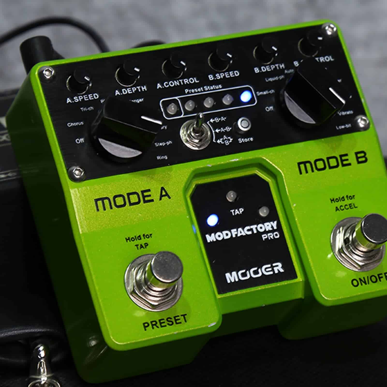 Pedal de Modulación Estéreo MOOER MOD Factory Pro Pedal - Imagen 6