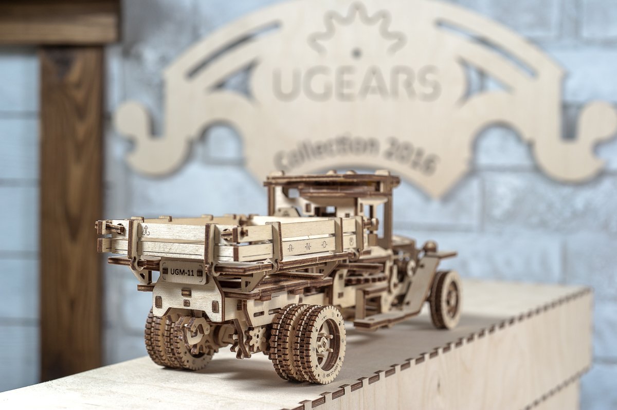 Modelo de Camión de Madera UGEARS 3D Auto Propulsado UGM 11 - Imagen 6