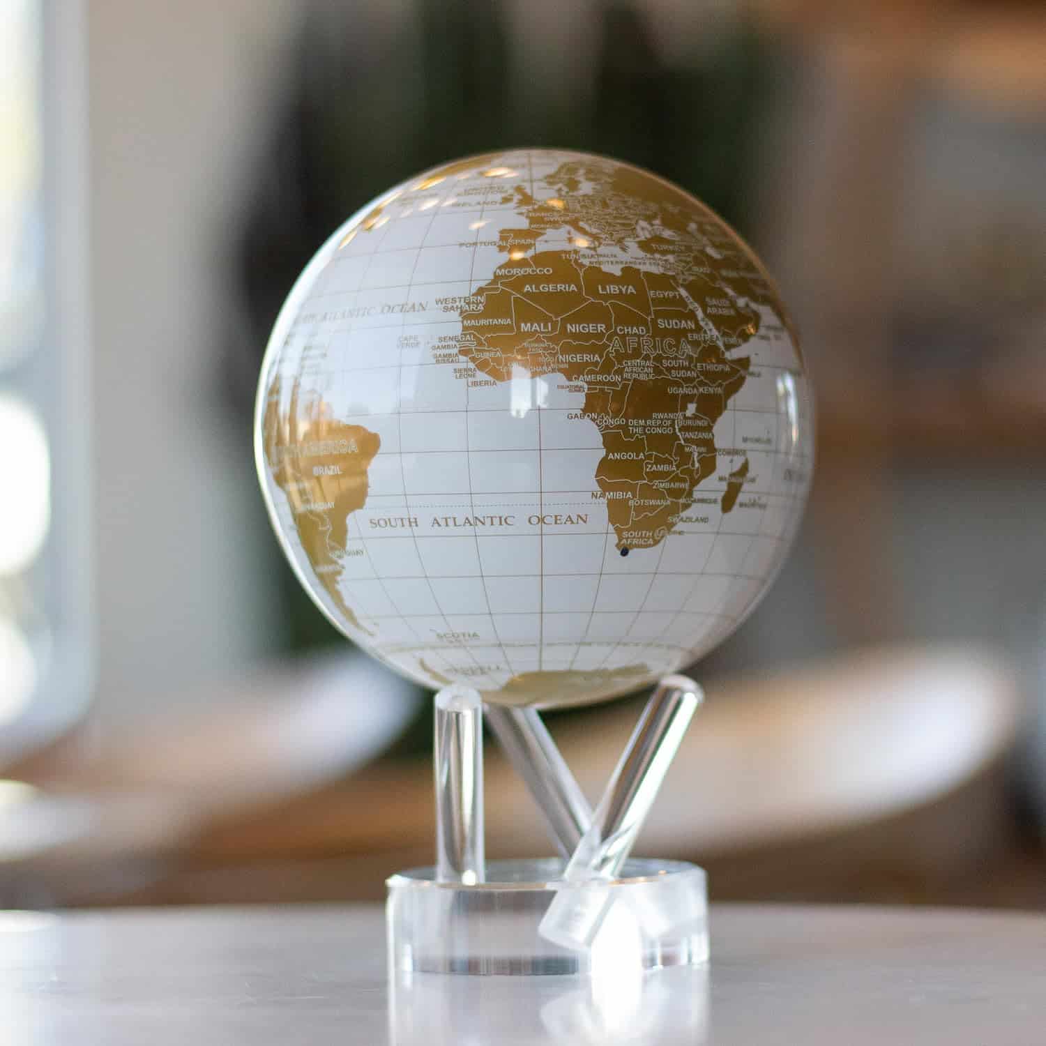 MOVA Globe Metálico Blanco y Oro 4.5" - Imagen 5
