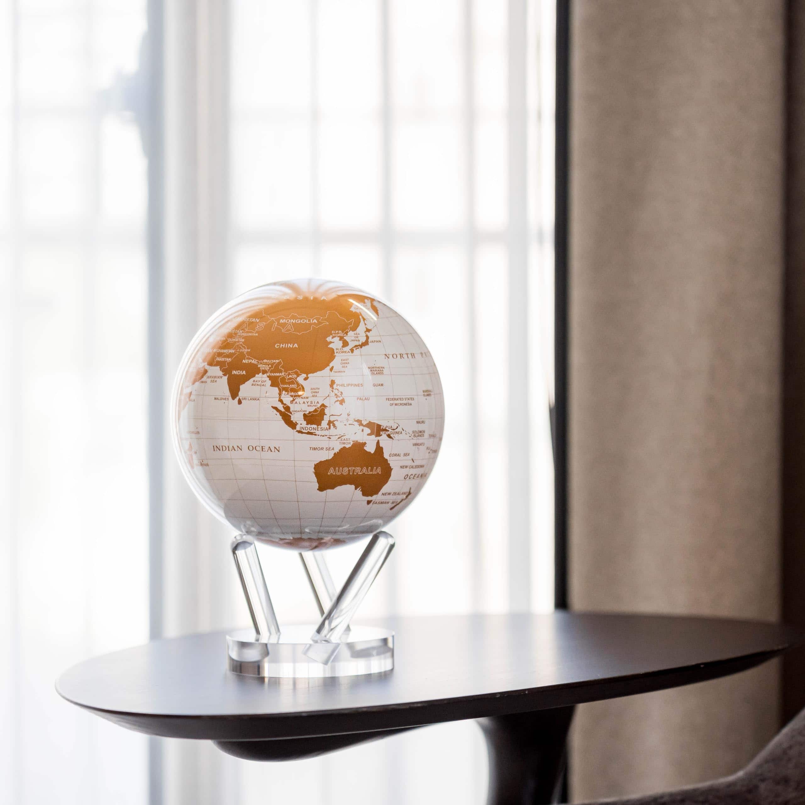 MOVA Globe Metálico Blanco y Oro 4.5" - Imagen 7