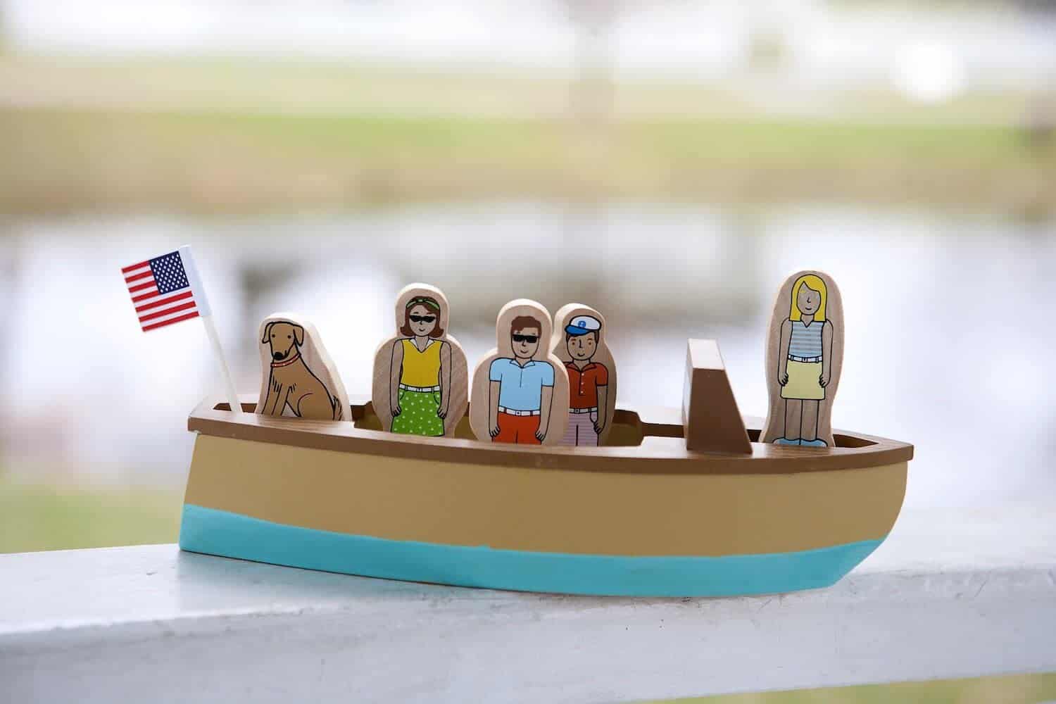 Barco de Lago Magnético Vintage de Jack Rabbit Creations - Imagen 3