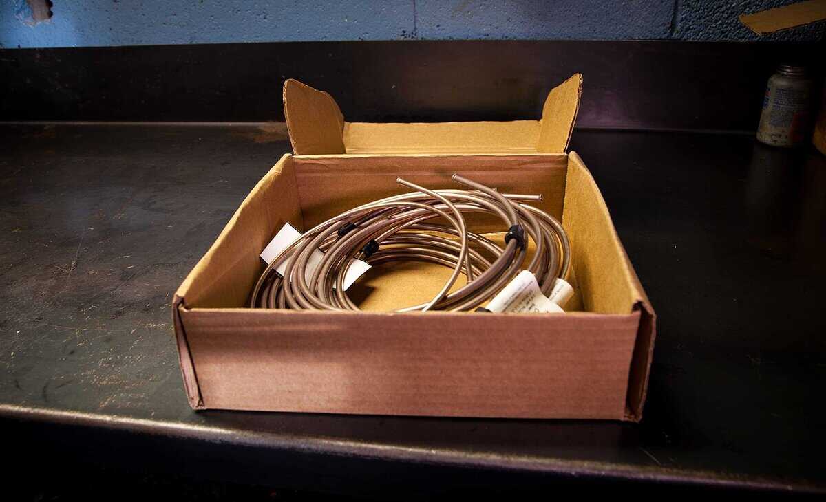 Kit de Línea de Frenos EZ-Fit NiCopp, Silverado 2500 Sierra - Imagen 6