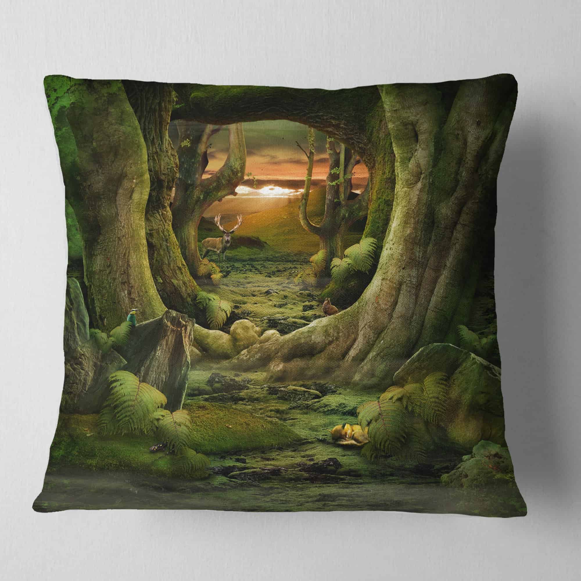 Designart Green Paradise Tunnel' Modern Landscape Throw