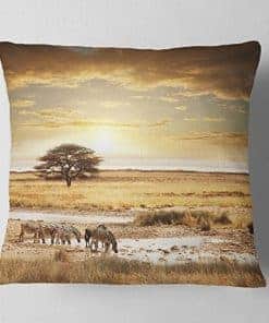 Cojín de Cebra Bebiendo Agua Paisaje Africano Tiro de Sala