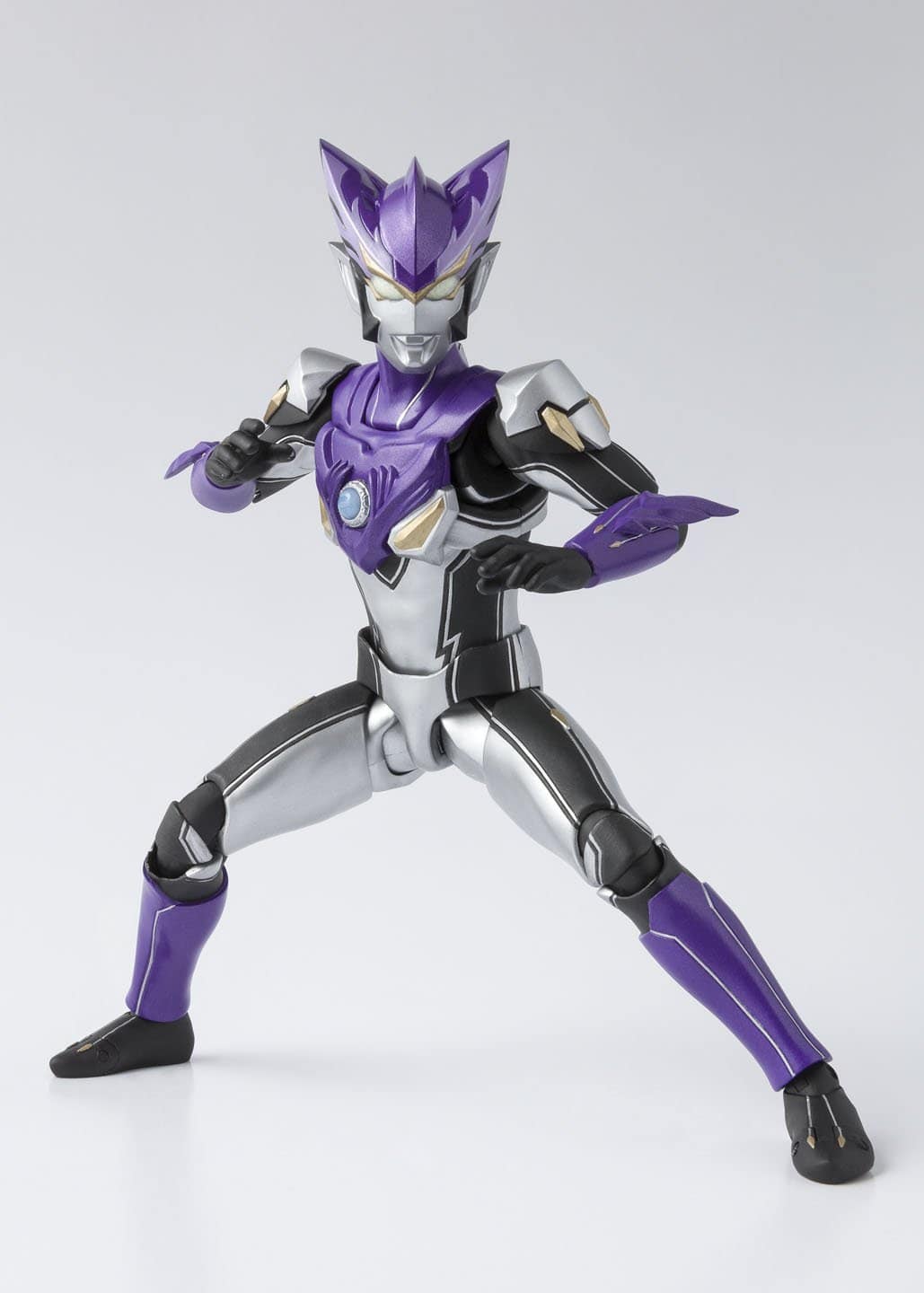 Figura de Acción Ultraman Rosso Wind de TAMASHII NATIONS - Imagen 4