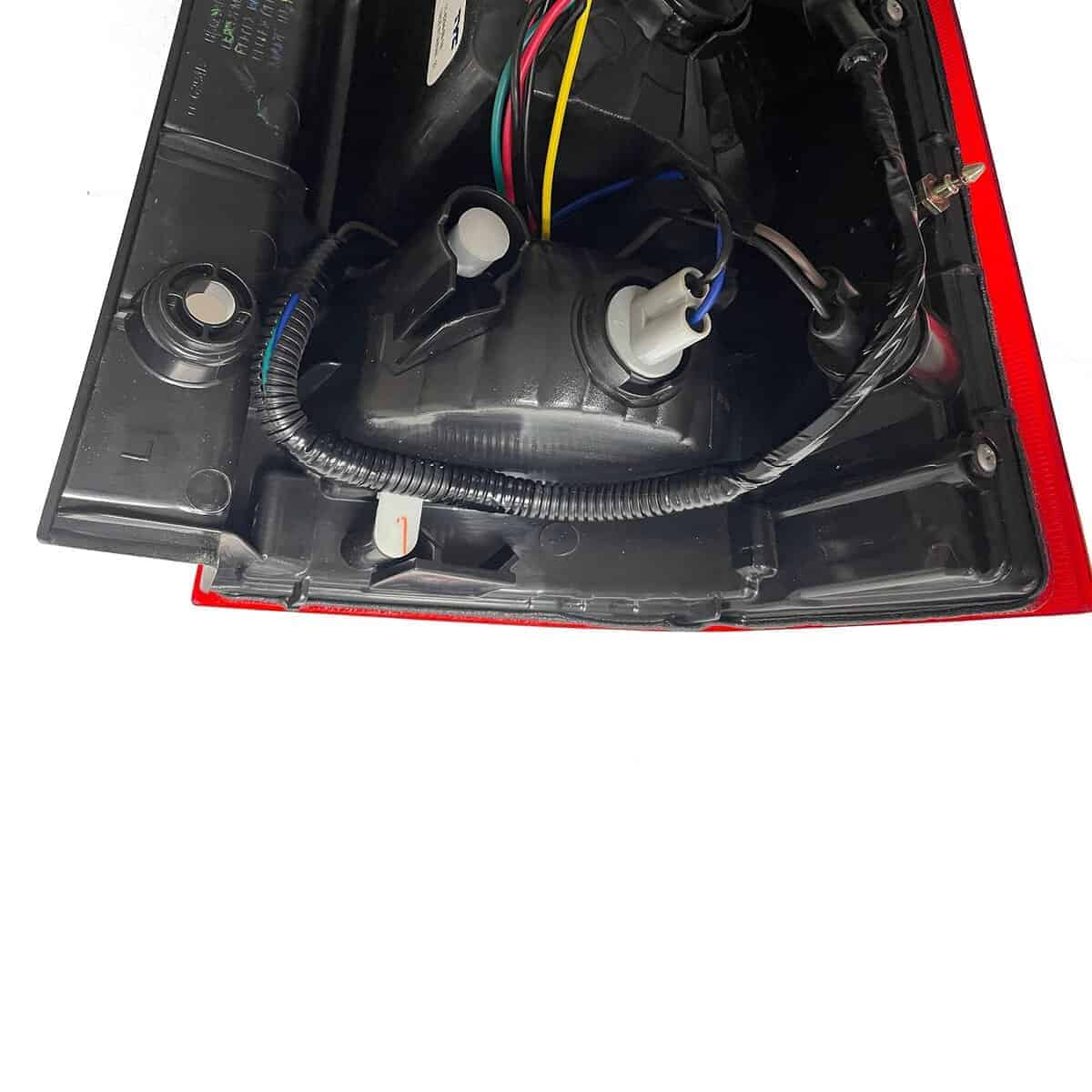 Ensamblaje de Luz Trasera (Lado del Conductor) Dependable - Imagen 8