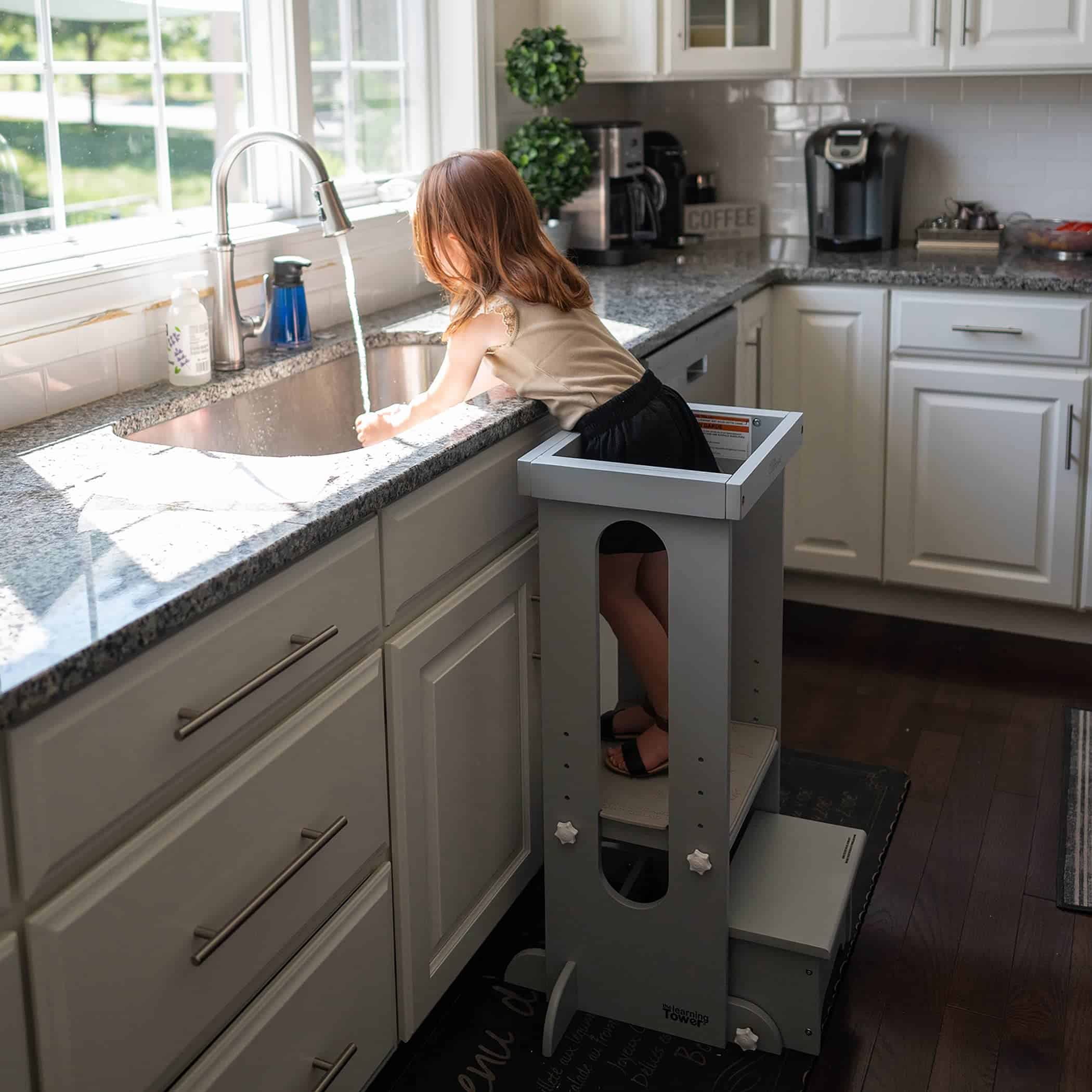 Little Partners® Explore 'N Store„¢ Learning Tower® - Imagen 3