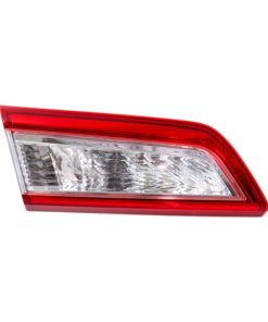 Luz trasera en tapa del maletero del lado del conductor