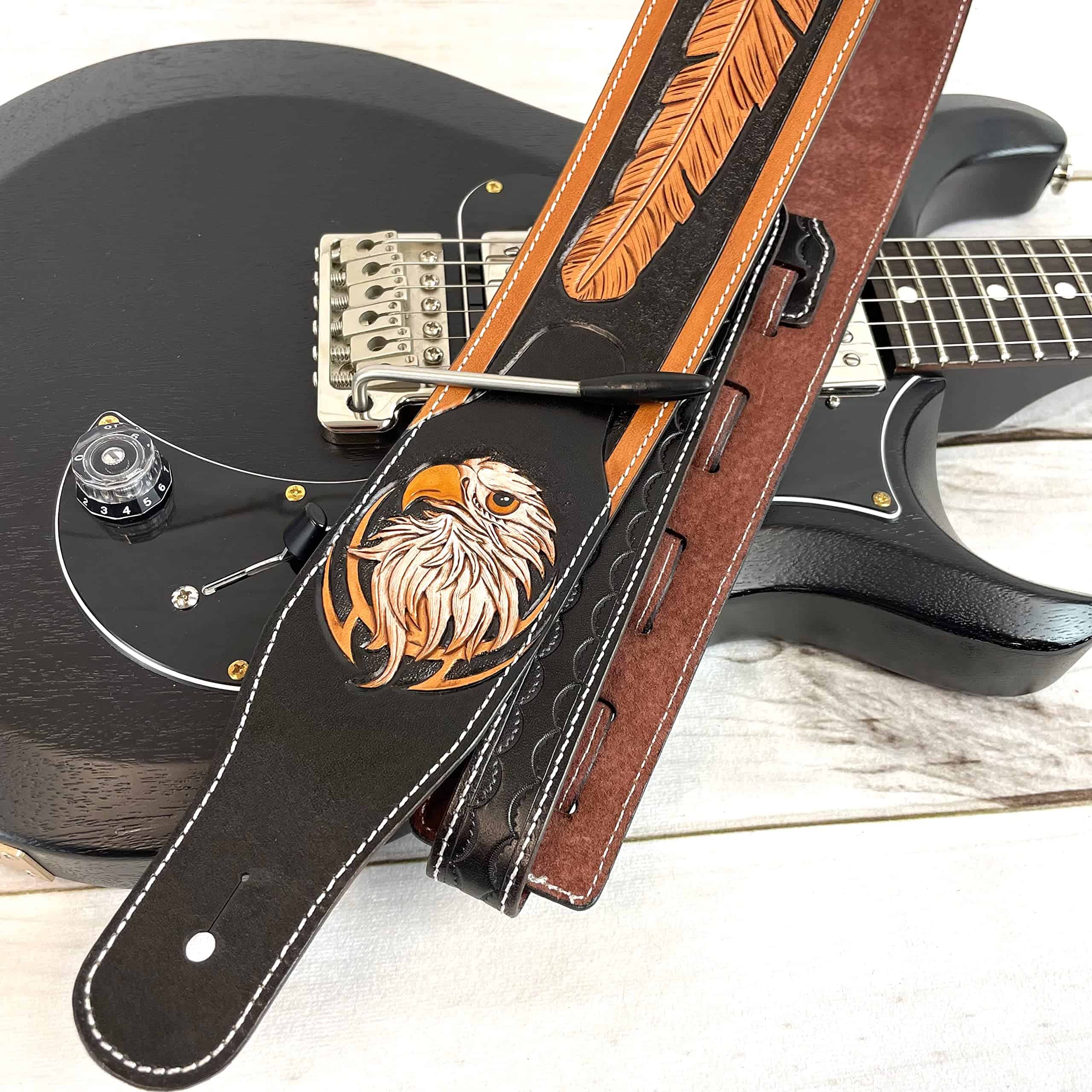 Correa de guitarra de cuero premium hecho a mano y grabado - Imagen 3
