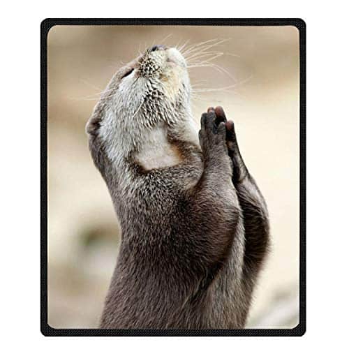 Manta Kameng 58" x 80" con Lindos Nutrias, Cómoda y Cálida