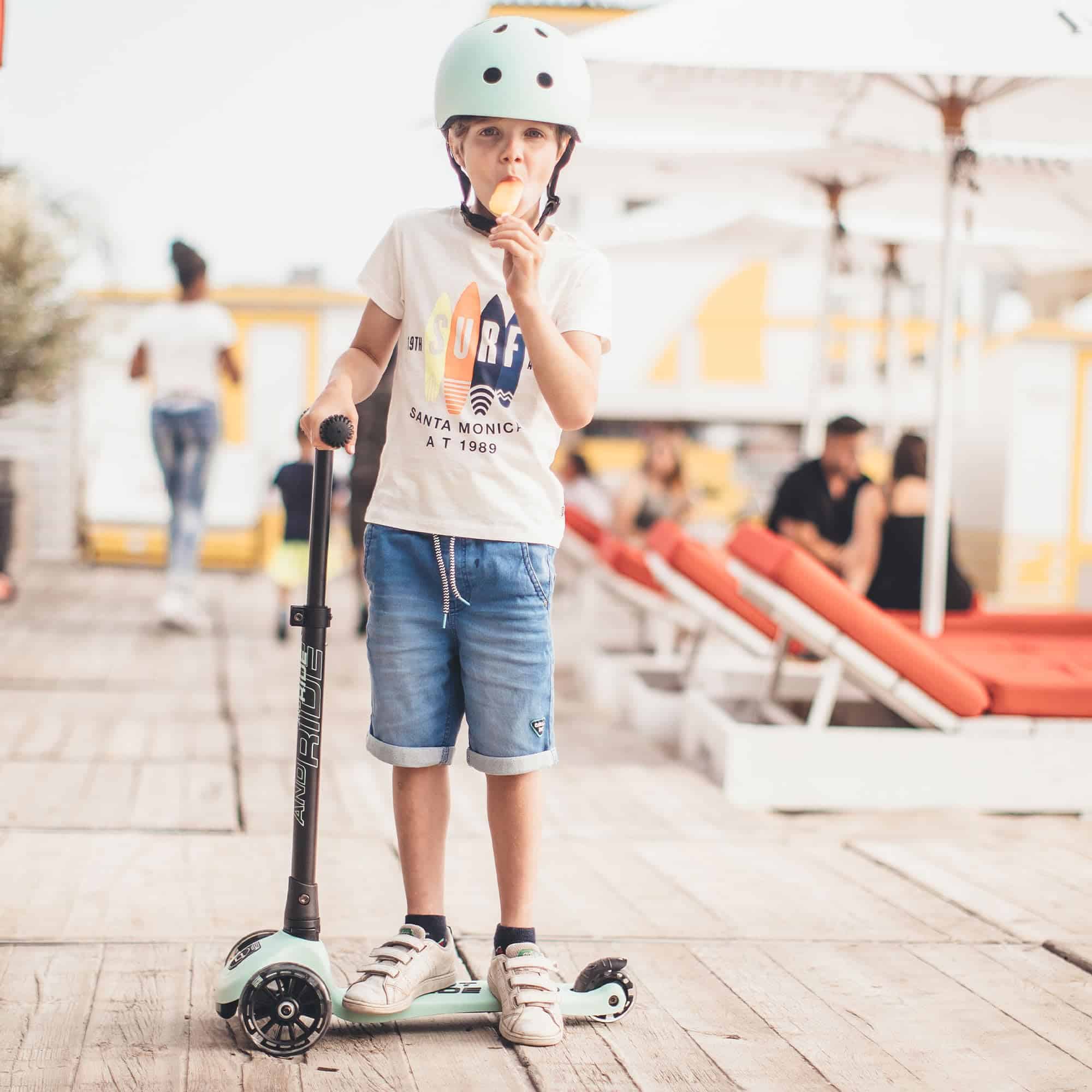 Scoot & Ride Highwaykick 3 LED Kiwi - Imagen 10