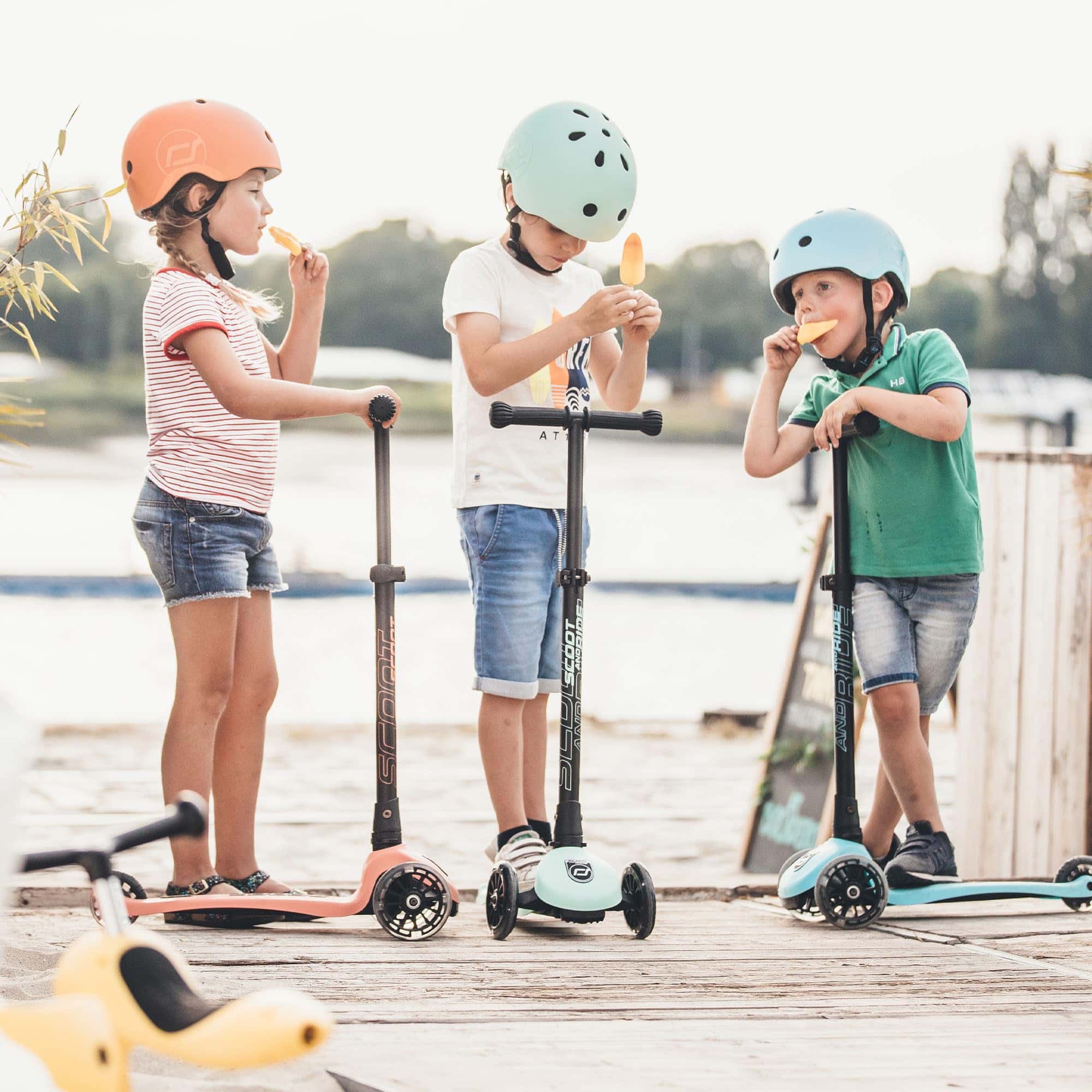 Scoot & Ride Highwaykick 3 LED Kiwi - Imagen 6