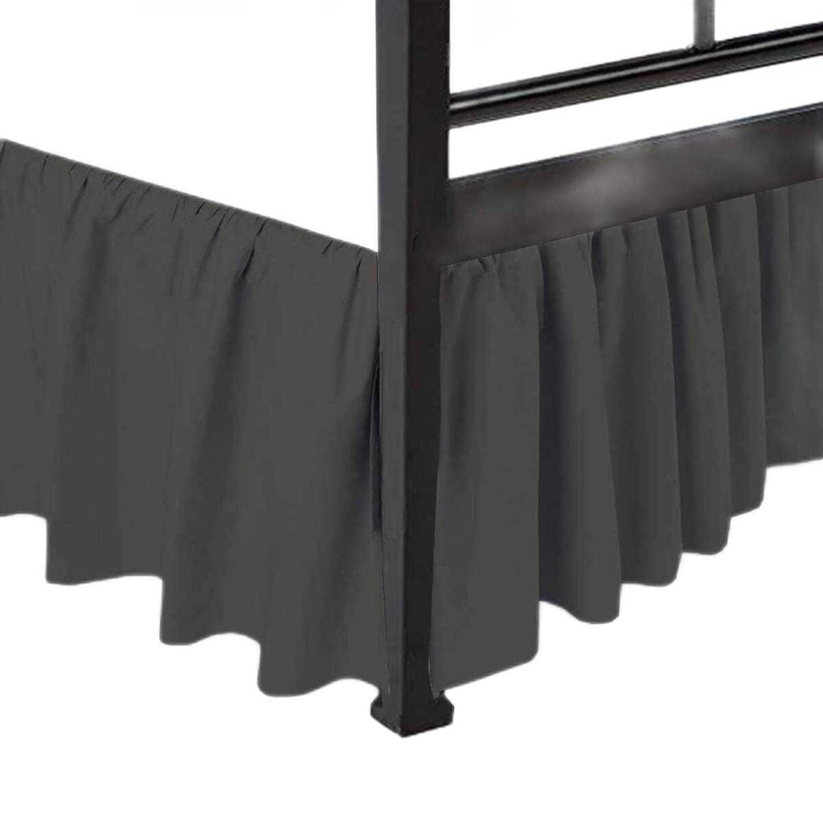 Faldón de cama con pliegues en las esquinas divididas