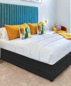 Falda de cama ajustada acolchada Ramesses con caída clásica