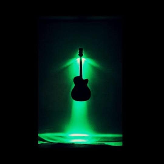 Soporte de pared para guitarra MuzicLight Light Up Wide - Imagen 9