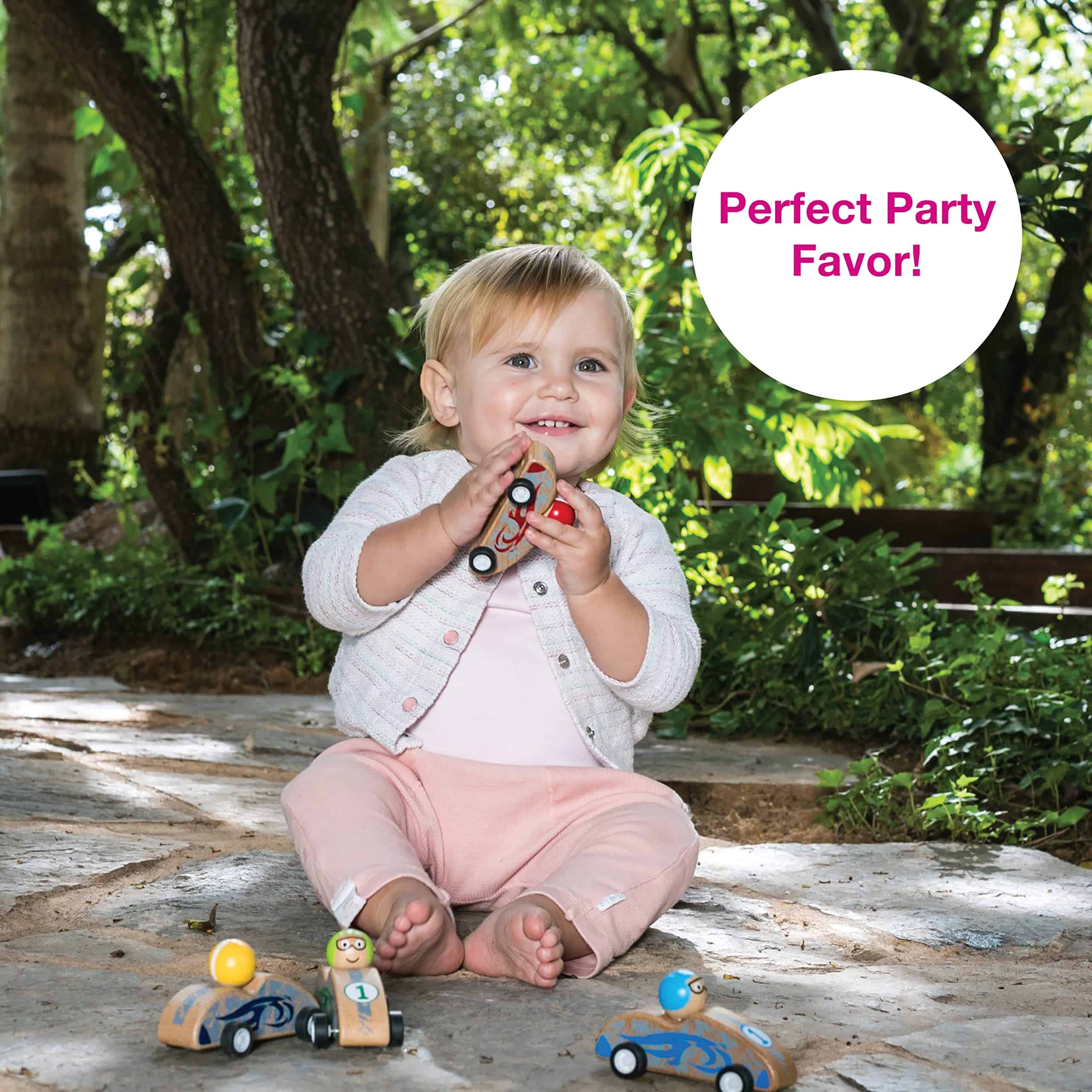 Edushape Juego de 8 Coches de Carreras de Madera con Cuerda - Imagen 4