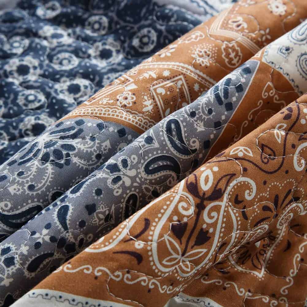 Juego de Colcha con Estampado de Bloques de Color - Imagen 5