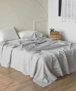 Sabana de lino francés Simple&Opulence con borde bordado -