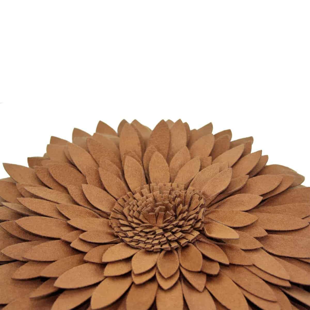 Almohada Decorativa de Flores Contempo -Moca Sólido - Imagen 3