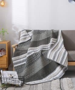 Cobertor de algodón acolchado Soul & Lane Madrona 50" x