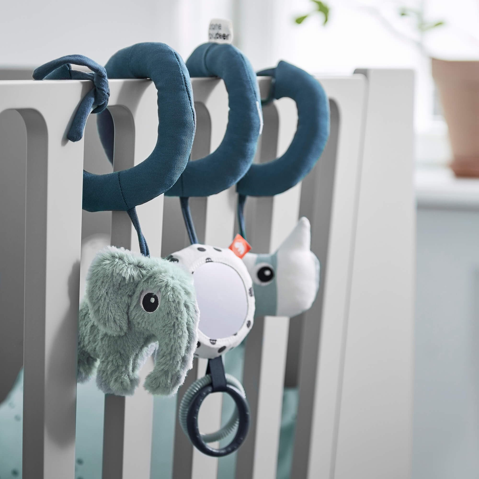Espiral de Actividades Amigos Ciervos Azul - Juguete Seguro - Imagen 3
