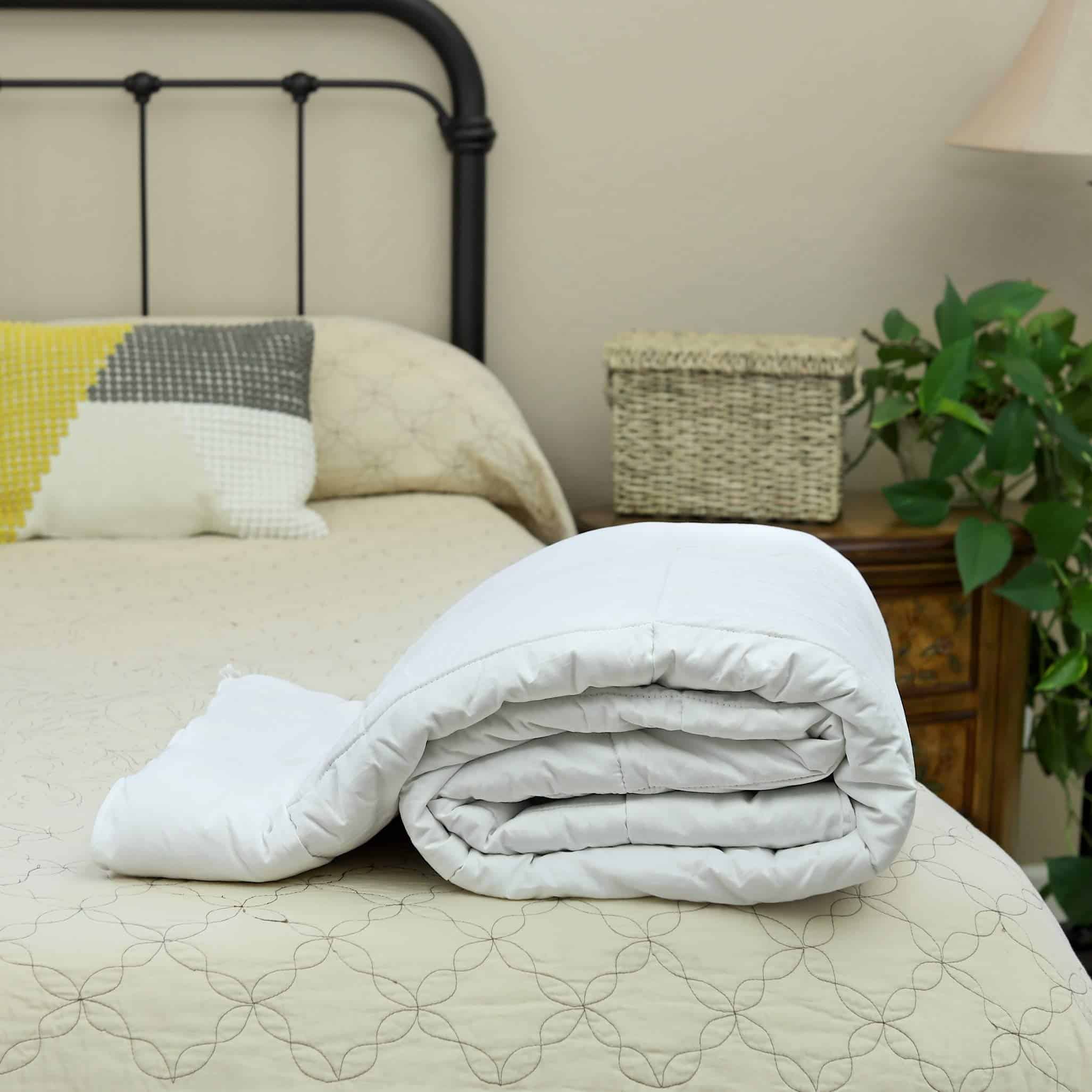 Edredón Relleno de Seda de Morera/Microfibra (Mezclada).