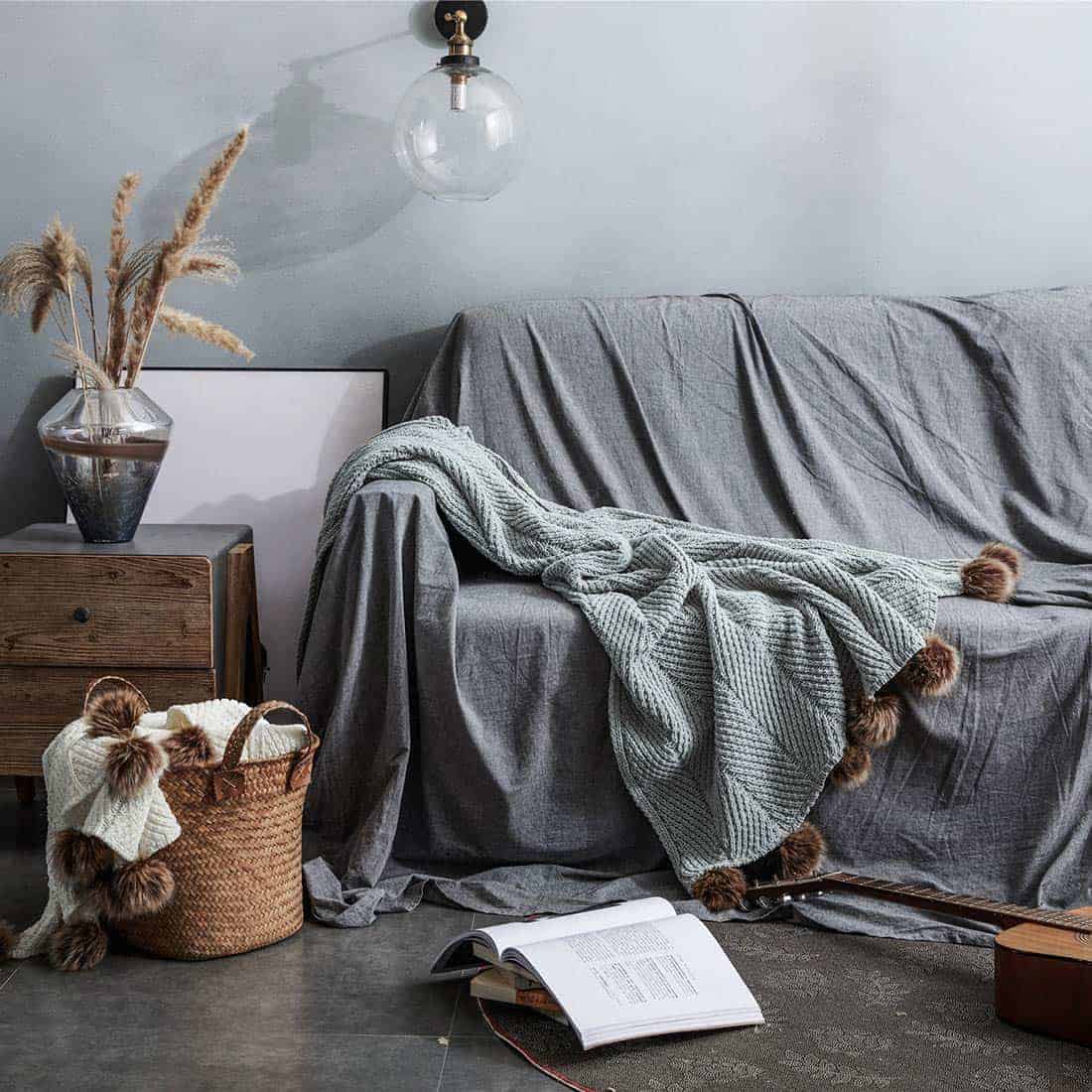 Manta de Punto con Pom Pom de Piel sintética Suave y Cálida - Imagen 4