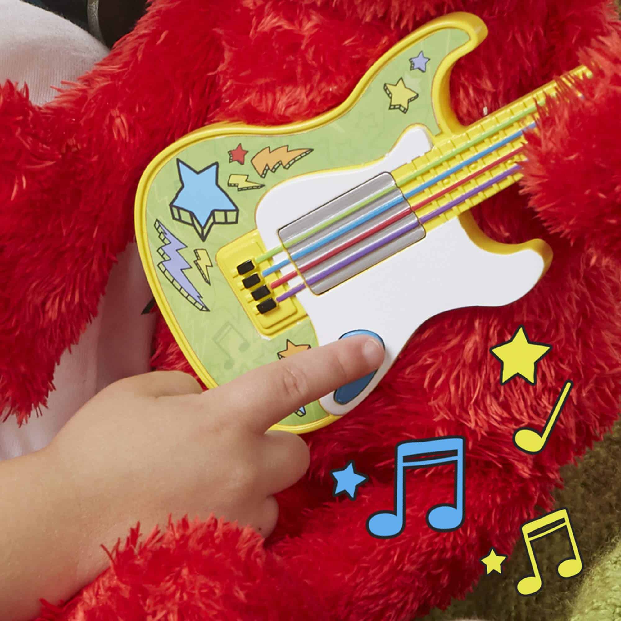 Peluche interactivo de Sesame Street Rock and Rhyme Elmo - Imagen 6
