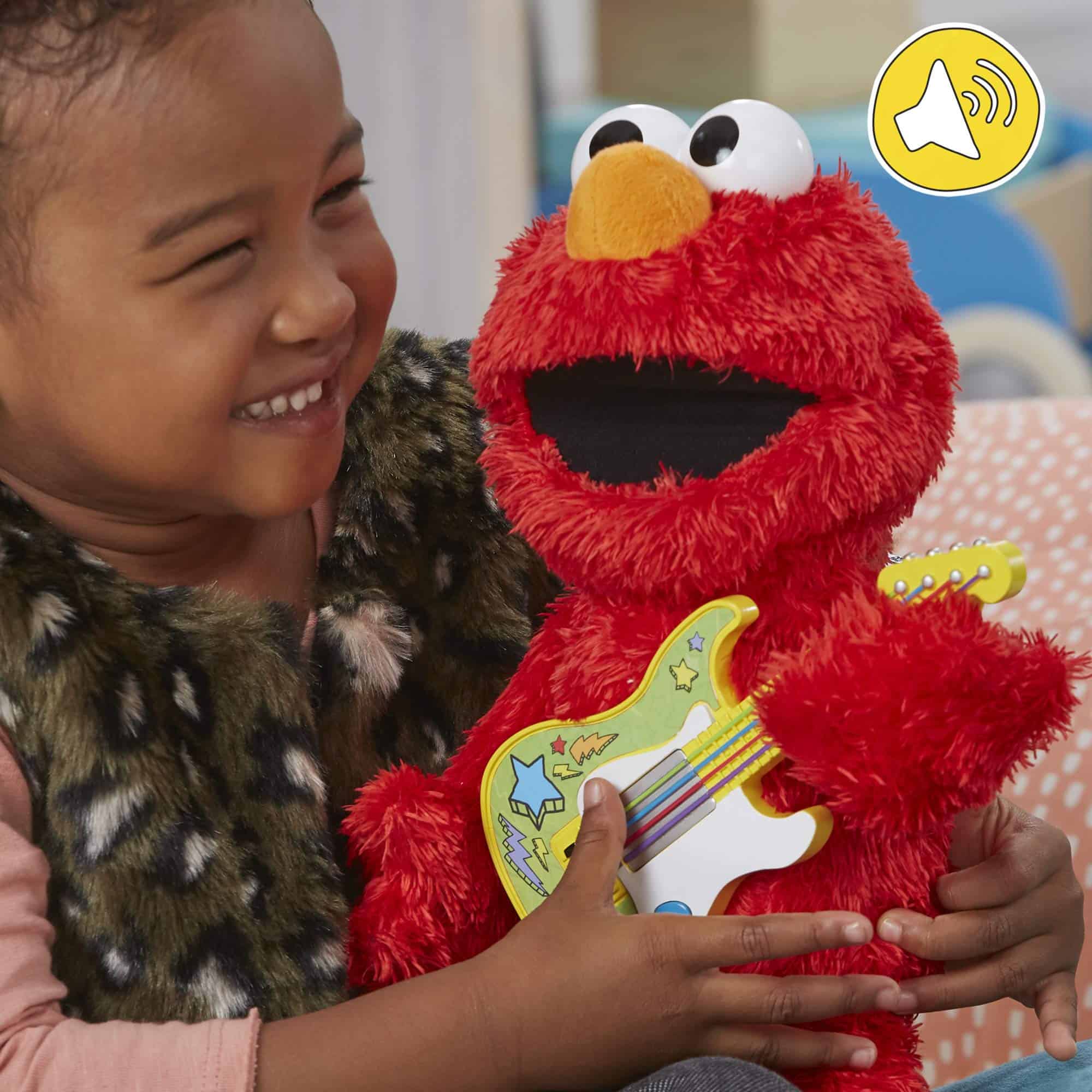 Peluche interactivo de Sesame Street Rock and Rhyme Elmo - Imagen 4