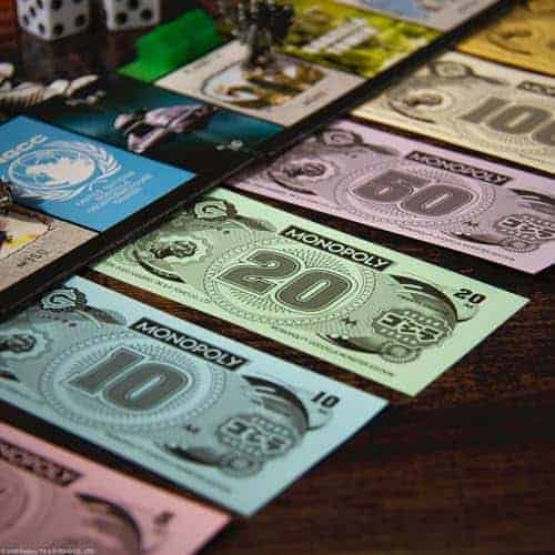 Monopoly: Godzilla | Basado en la clásica franquicia de - Imagen 10