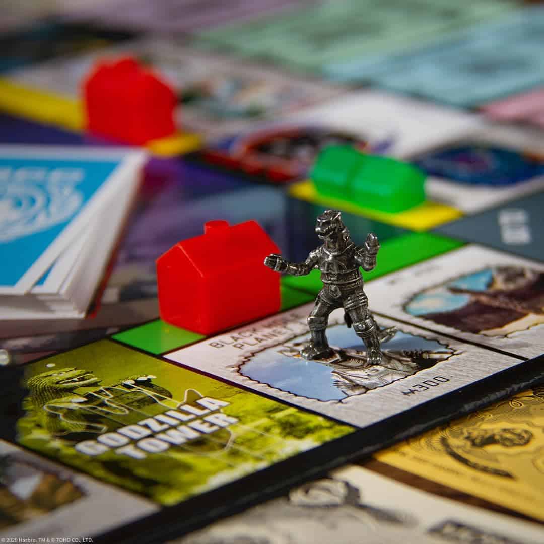 Monopoly: Godzilla | Basado en la clásica franquicia de - Imagen 5