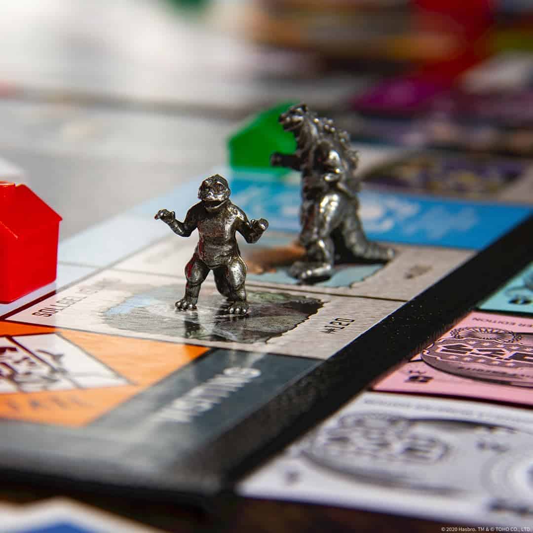 Monopoly: Godzilla | Basado en la clásica franquicia de - Imagen 6