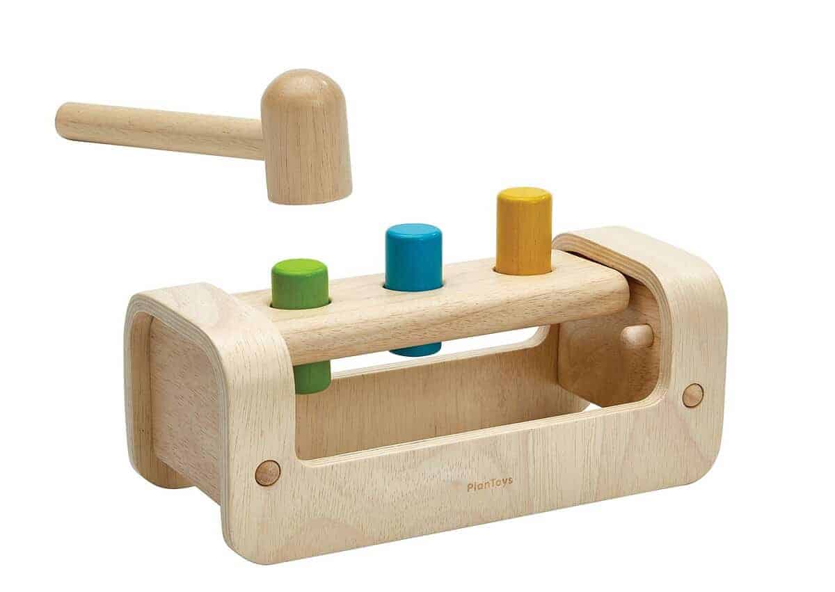 Banco de Martilleo de Madera PlanToys con Martillo Juguete