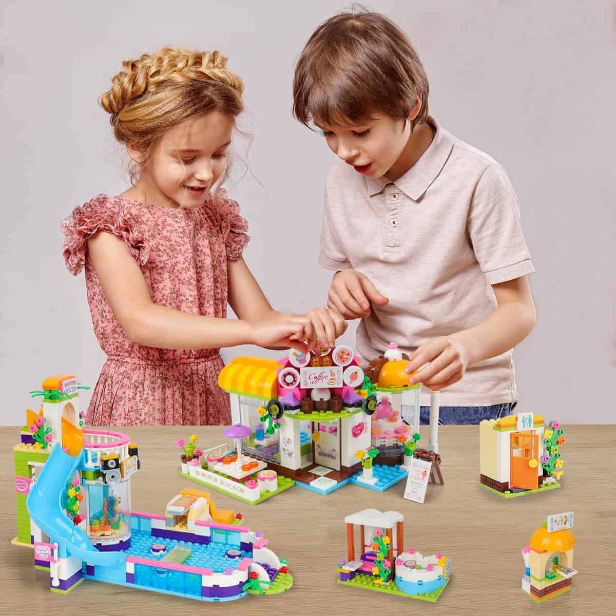 Kit de construcción Friends Summer Pool Party Coffee House - Imagen 3