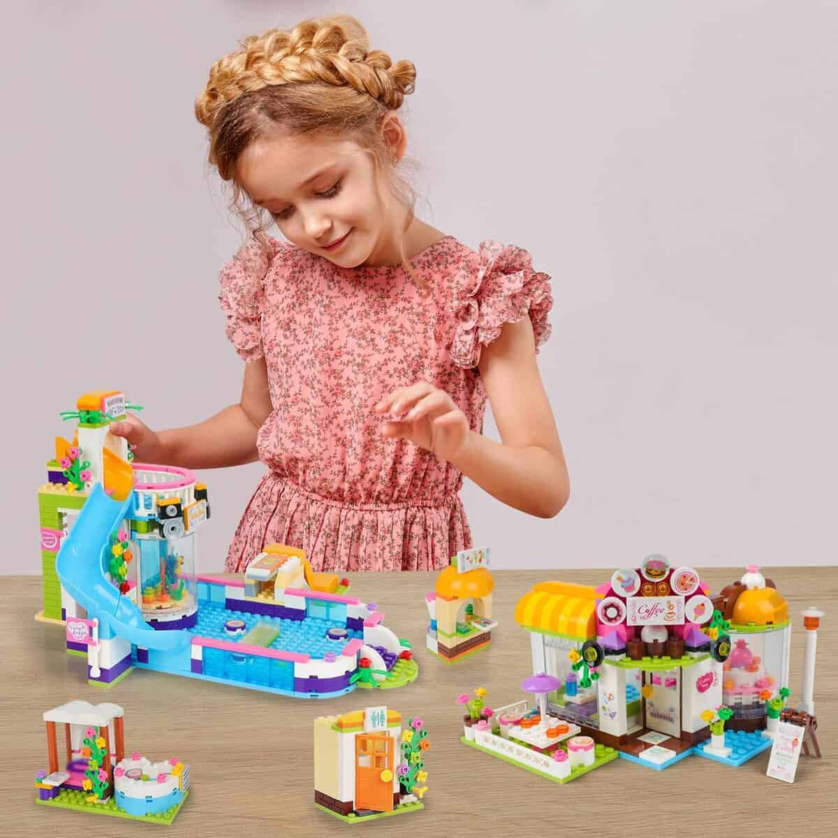 Kit de construcción Friends Summer Pool Party Coffee House - Imagen 6