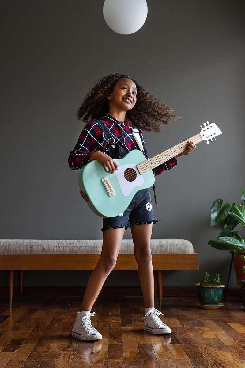 Guitarra de madera Loog Pro VI Acústica para niños - Imagen 9