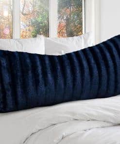 Almohada corporal larga de piel sintética de colección