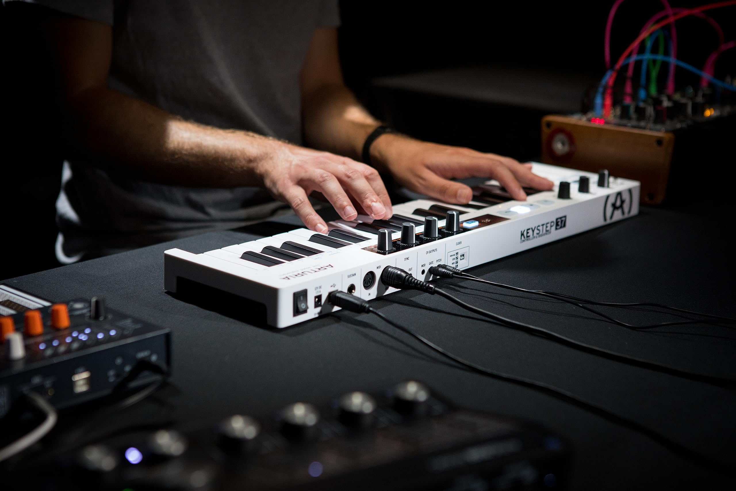 Controlador y Secuenciador Arturia KeyStep 37 USB/MIDI/CV - Imagen 7