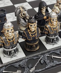 Juego de ajedrez de fantasía gótica de caballeros esqueleto