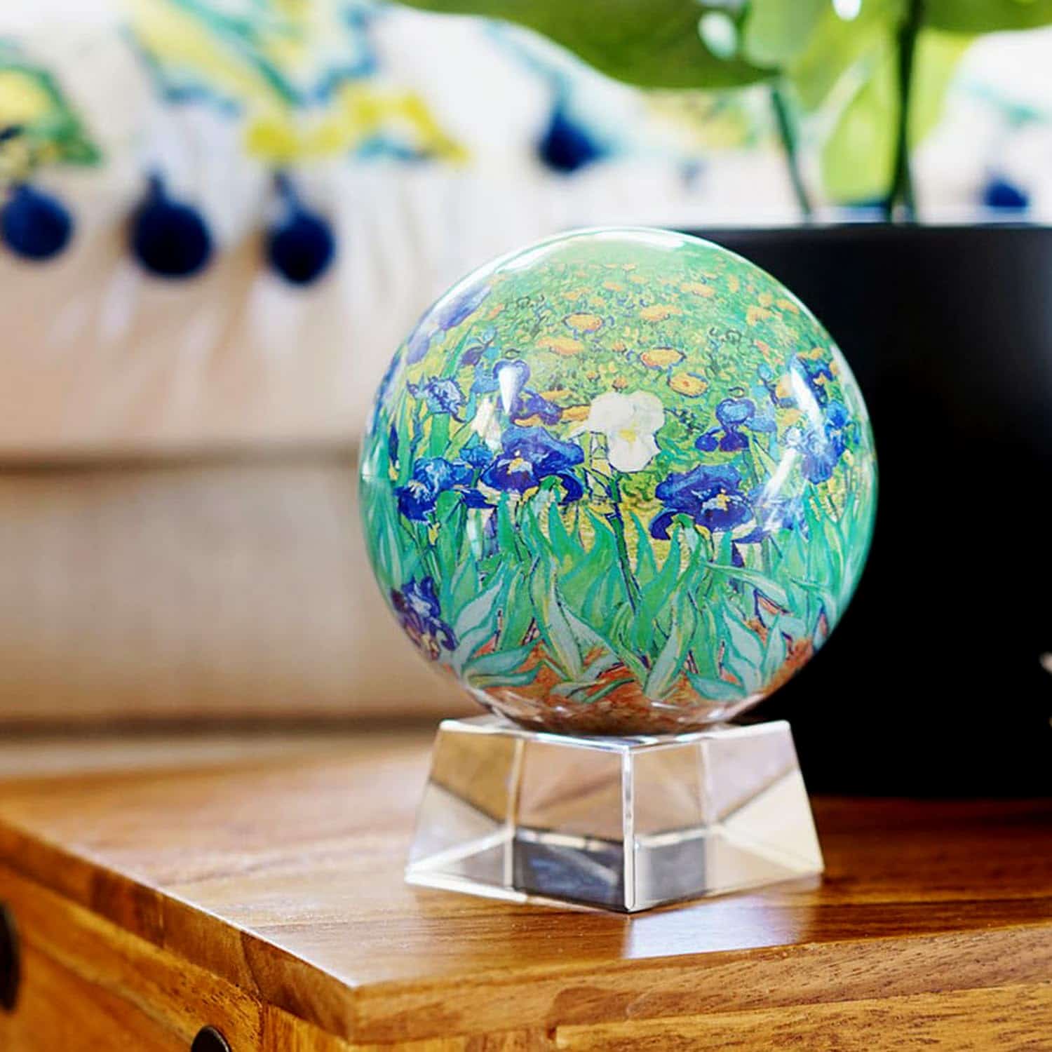 MOVA Globe Van Gogh Irises 4.5" - Imagen 10