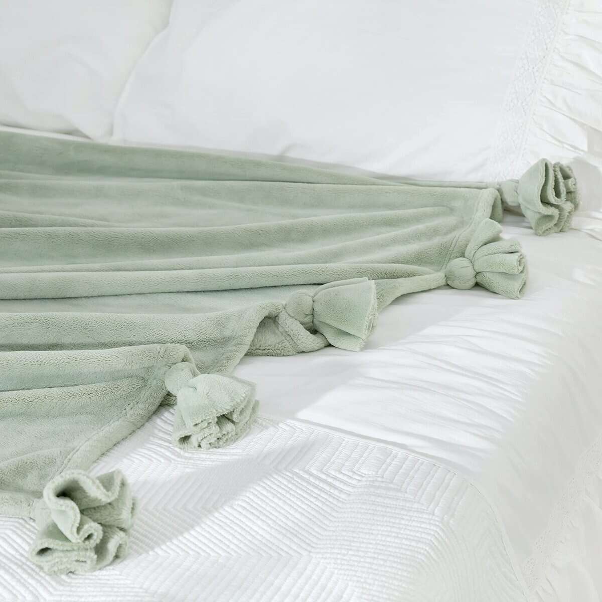 Amélie Home Mantas de Forro Polar con Borlas, Verde Salvia, - Imagen 9