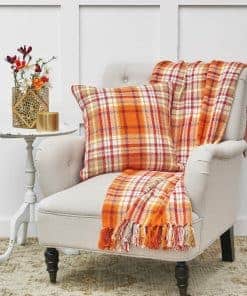 C&F Home 50" x 60" Manta de acento tejida a cuadros de