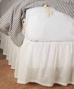 Falda de Cama Individual de Muselina Antigua con un Borde