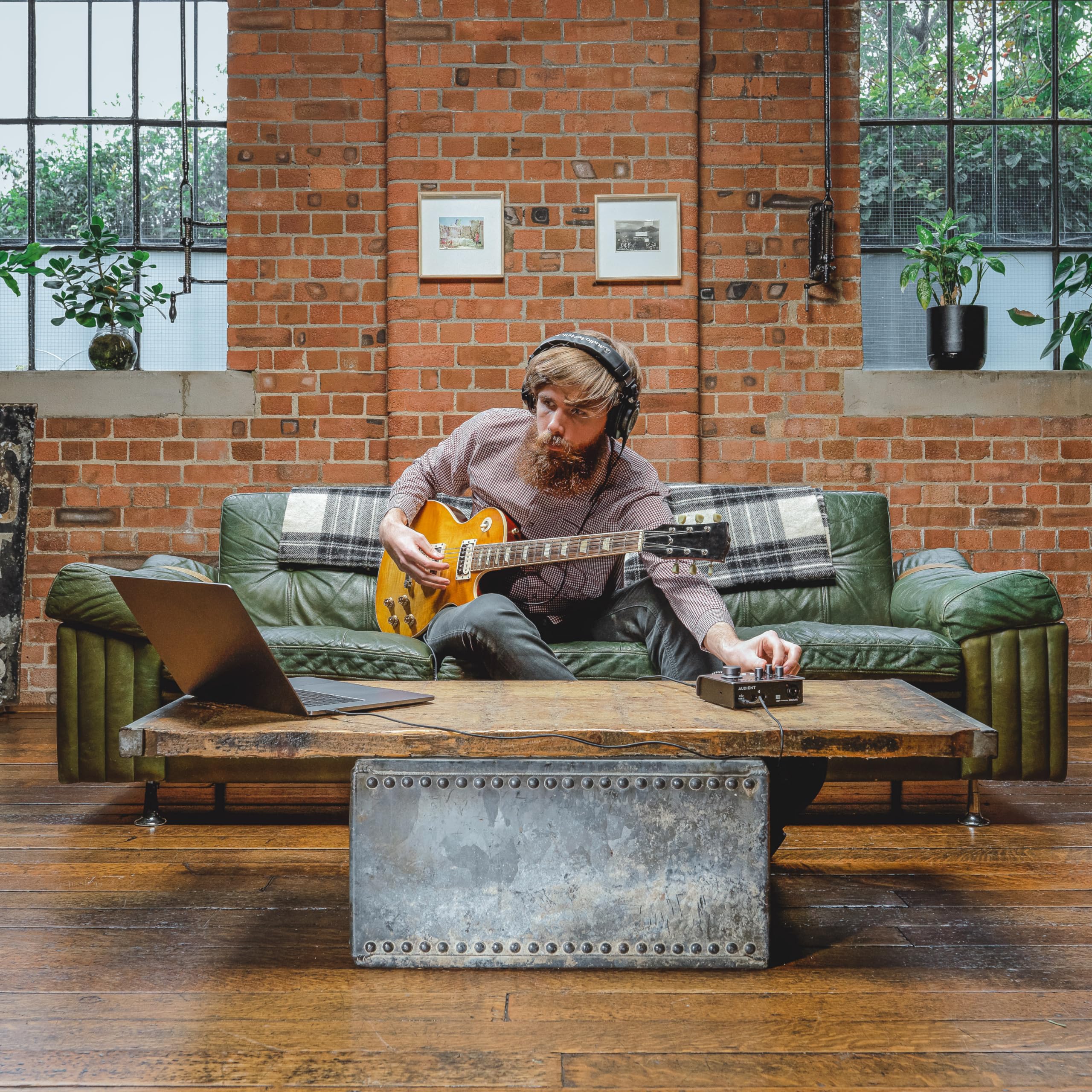 Interfaz de Audio Audient iD4 MKII, Preamp de Micrófono de - Imagen 4