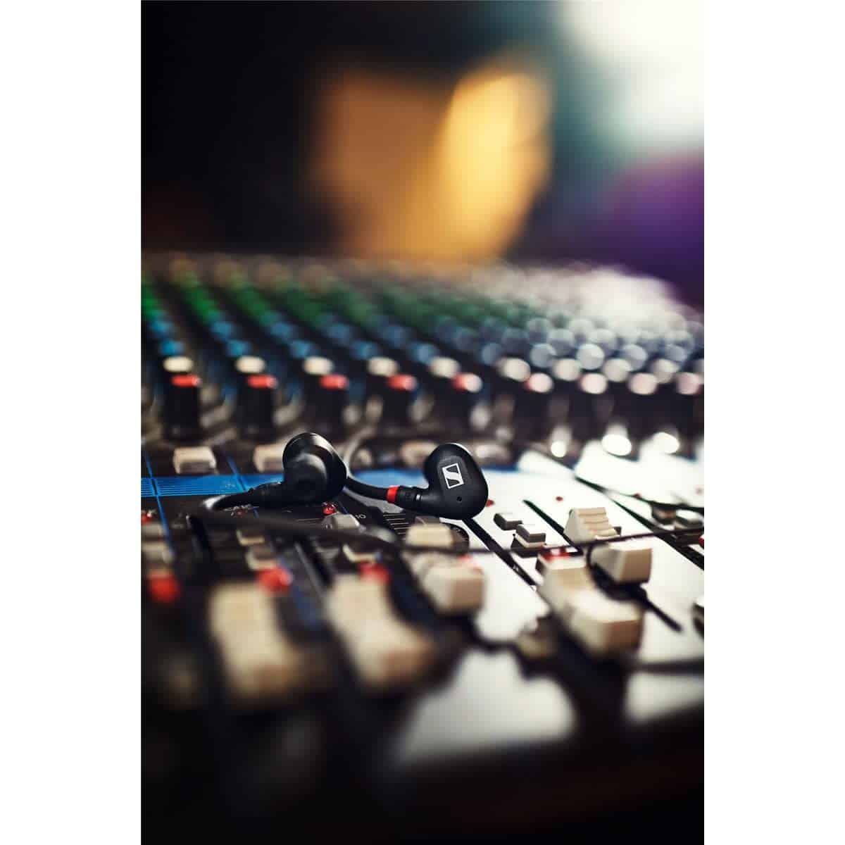 Monitor de audio In-Ear SENNHEISER, Negro, Cableado (508940) - Imagen 9