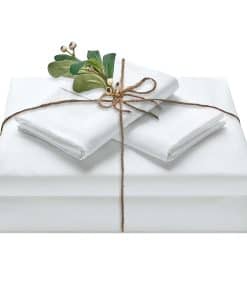 Juego de sábanas blancas de lujo con grabado en relieve