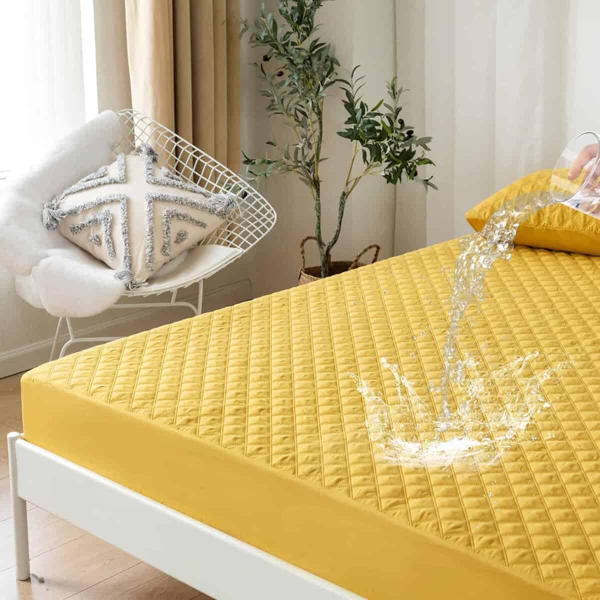 ARYURBU Protector de colchón impermeable en Color Amarillo